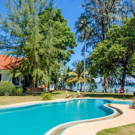 Villa Miracle Rawai Exterior photo