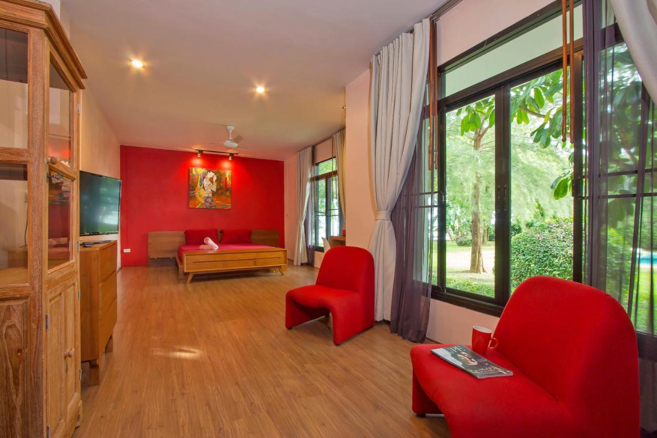 Villa Miracle Rawai Exterior photo