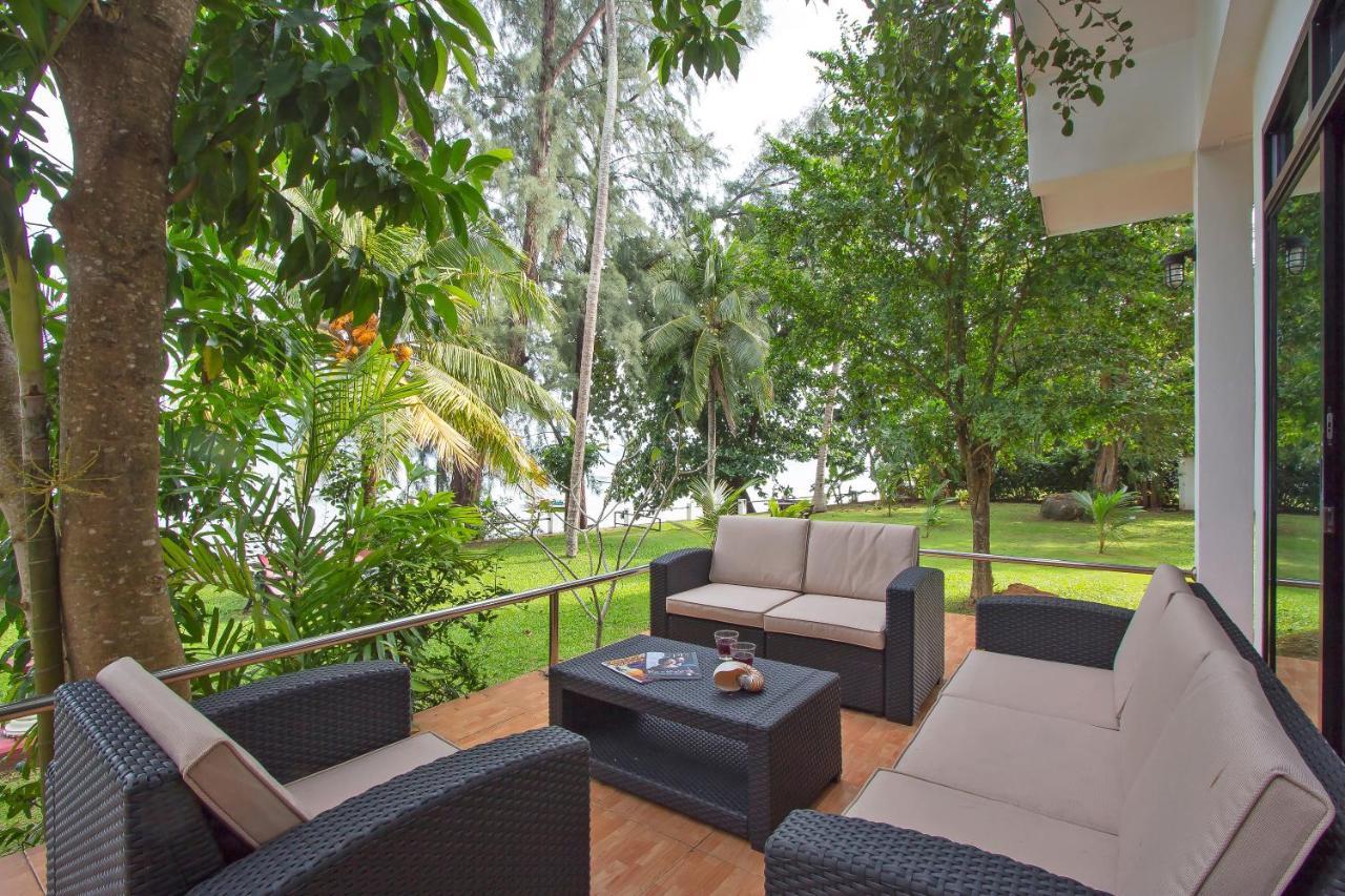 Villa Miracle Rawai Exterior photo