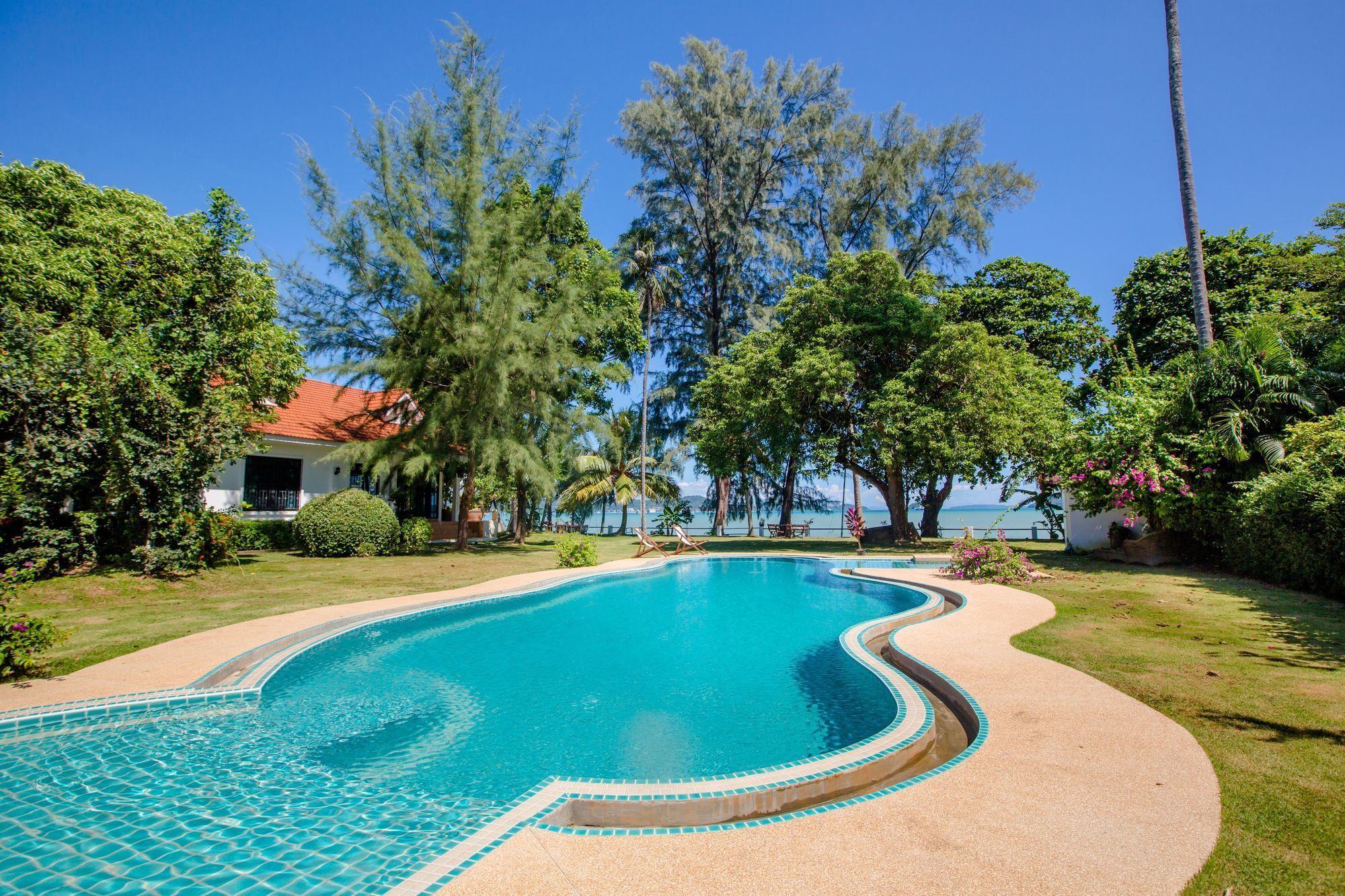 Villa Miracle Rawai Exterior photo